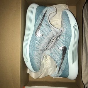 NIKE lunarepic low flyknit 2